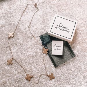 Louis Dell’Olio crosses necklace